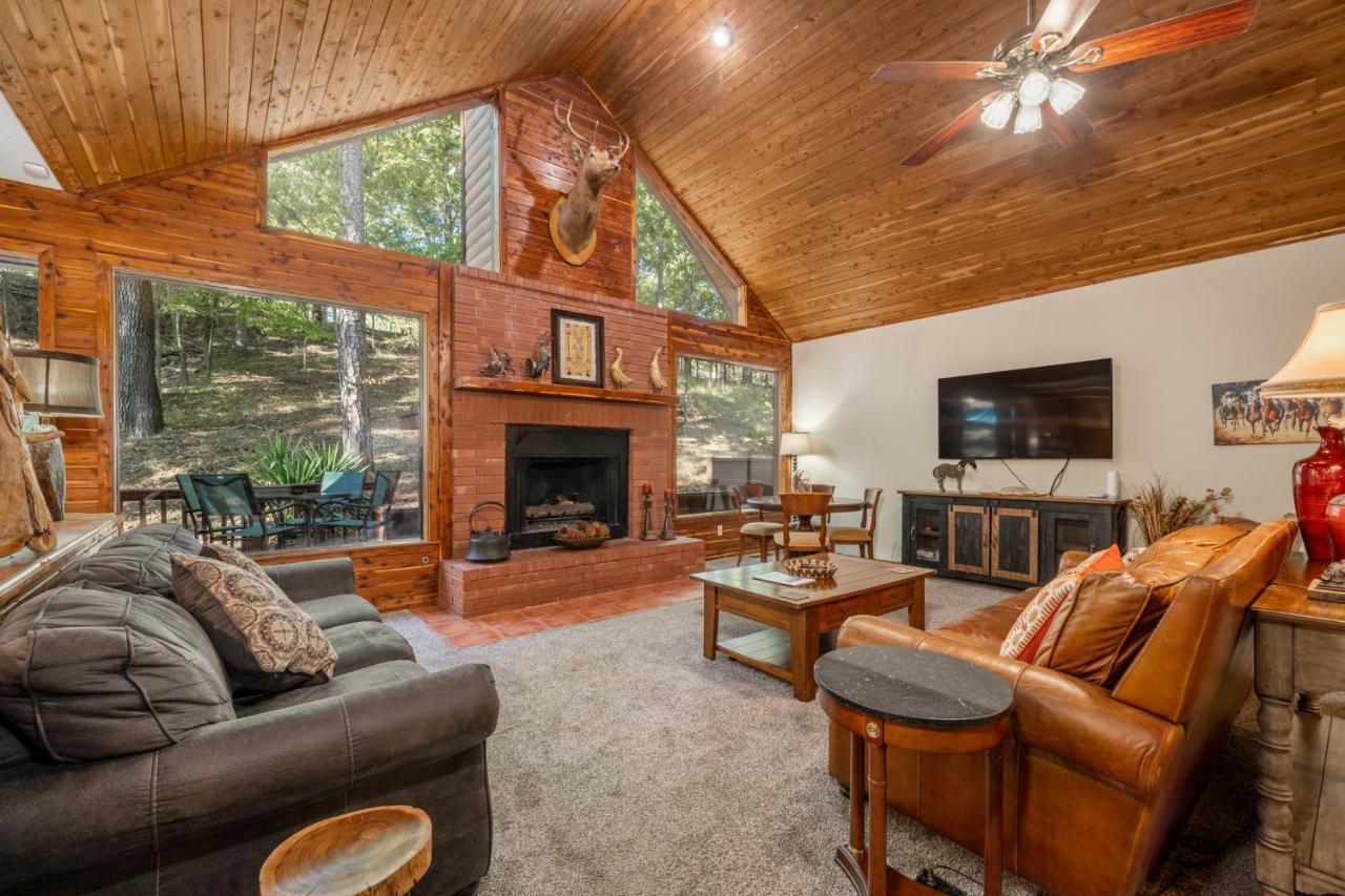 Luxury Rock Creek Cabin W Deck By Lake Hamilton ホット・スプリングス エクステリア 写真