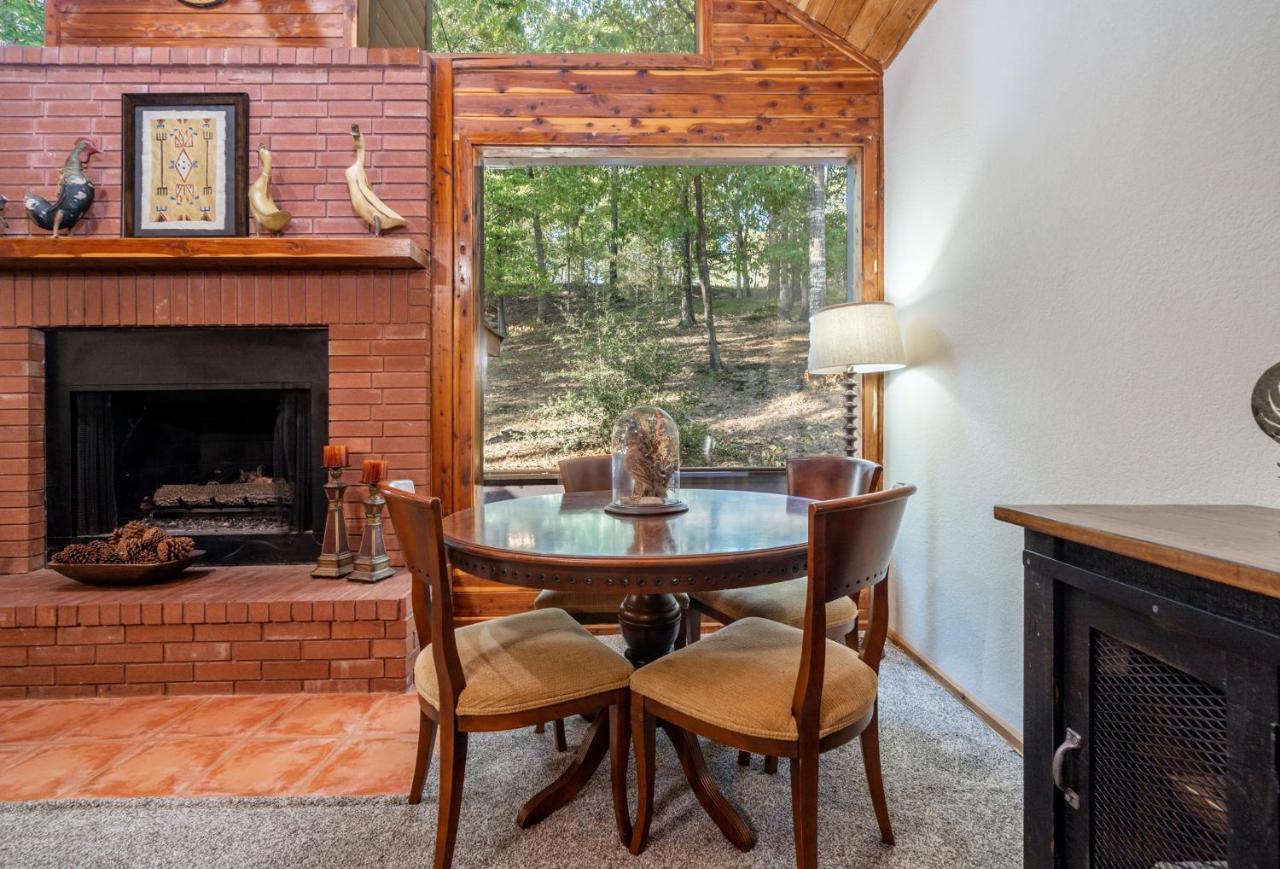 Luxury Rock Creek Cabin W Deck By Lake Hamilton ホット・スプリングス 部屋 写真