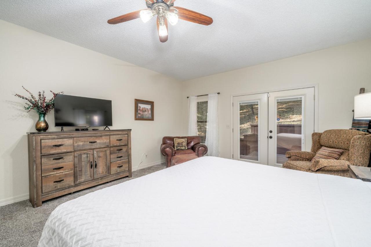 Luxury Rock Creek Cabin W Deck By Lake Hamilton ホット・スプリングス エクステリア 写真