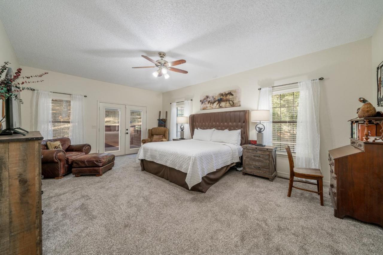 Luxury Rock Creek Cabin W Deck By Lake Hamilton ホット・スプリングス エクステリア 写真