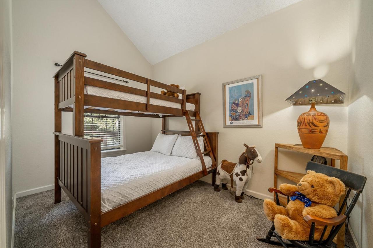 Luxury Rock Creek Cabin W Deck By Lake Hamilton ホット・スプリングス エクステリア 写真